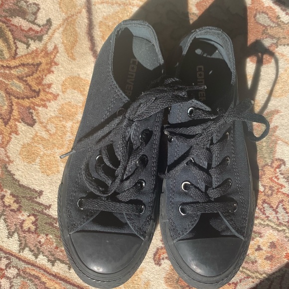 Kids converse shoes - Picture 2 of 6